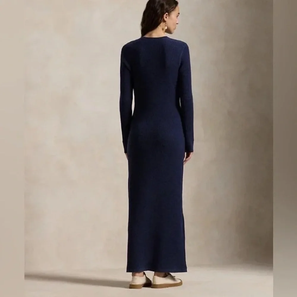 Wool-Cashmere Henley Sweater Dress
Color: Denim Heather
Size: L
NWT - Picture 4 of 8